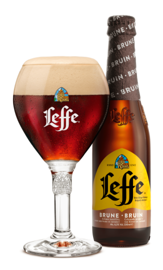 Brune_Bottle+Glass-min_edited.png